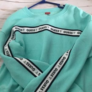 Guess sweatshirt